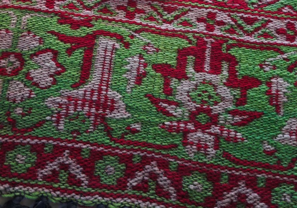 Ръчно тъкан килим