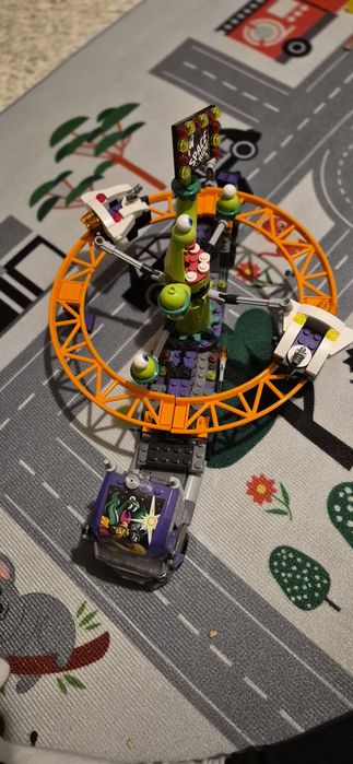 Lego carusel cu martieni