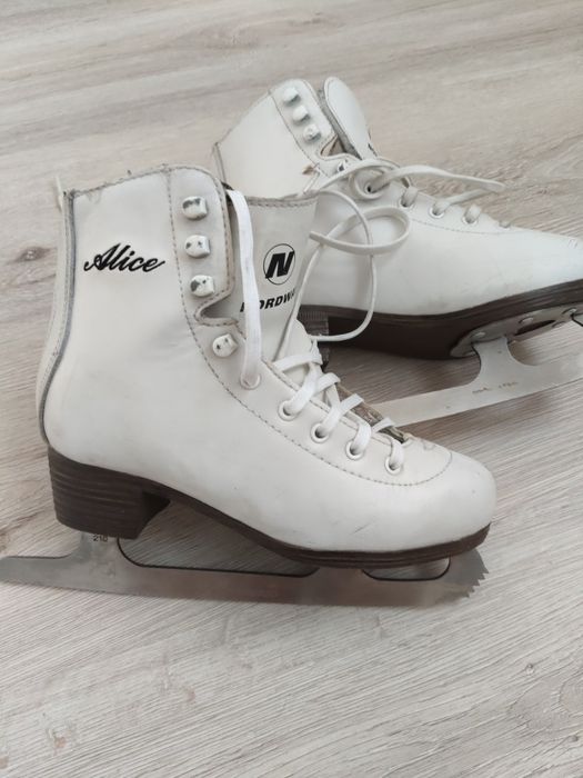 Коньки для фигурного катания