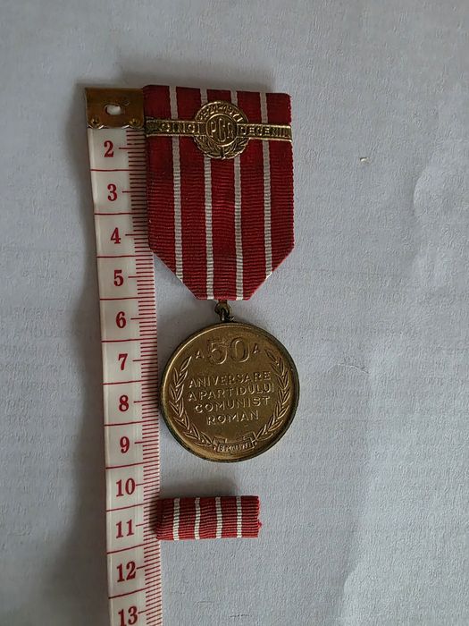 Insigna aniversară a Partidului Comunist