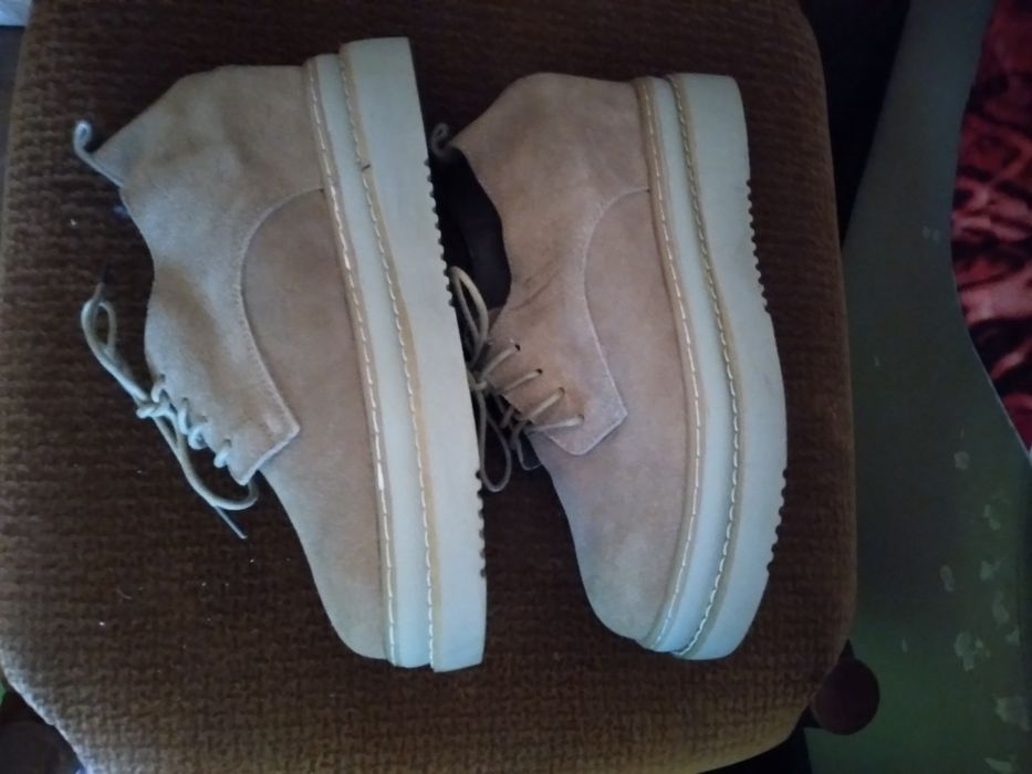 Женские ботинки на весну 37