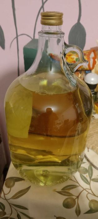 Продавам стъклени дамаджани 5литра удобни за пренасяне