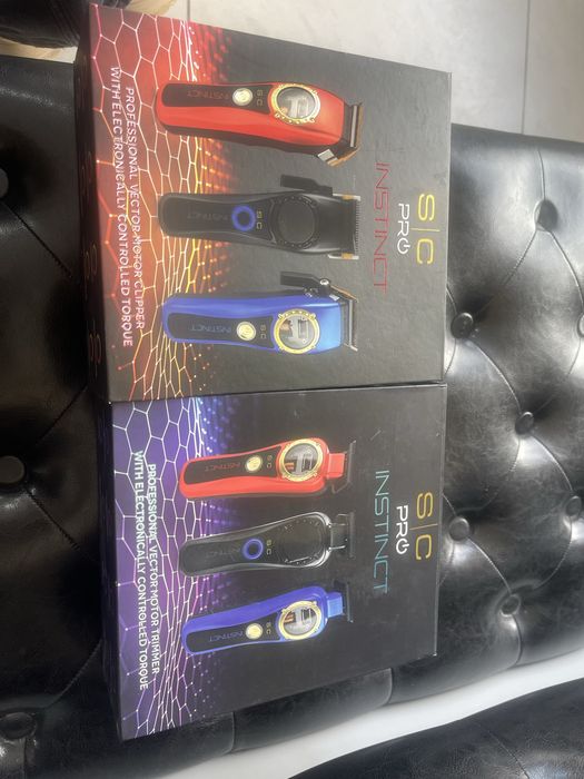 Vand 2 masini Instinct SC