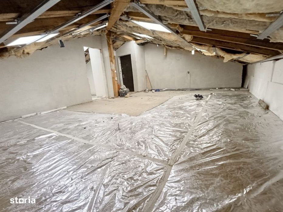 Apartament la pod, 275 mp, parcare, str Abatorului