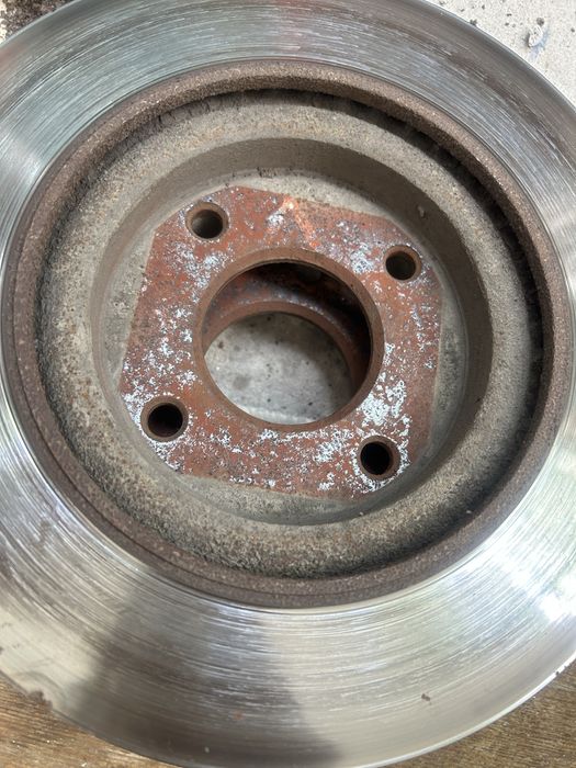 Продается тормозные диски