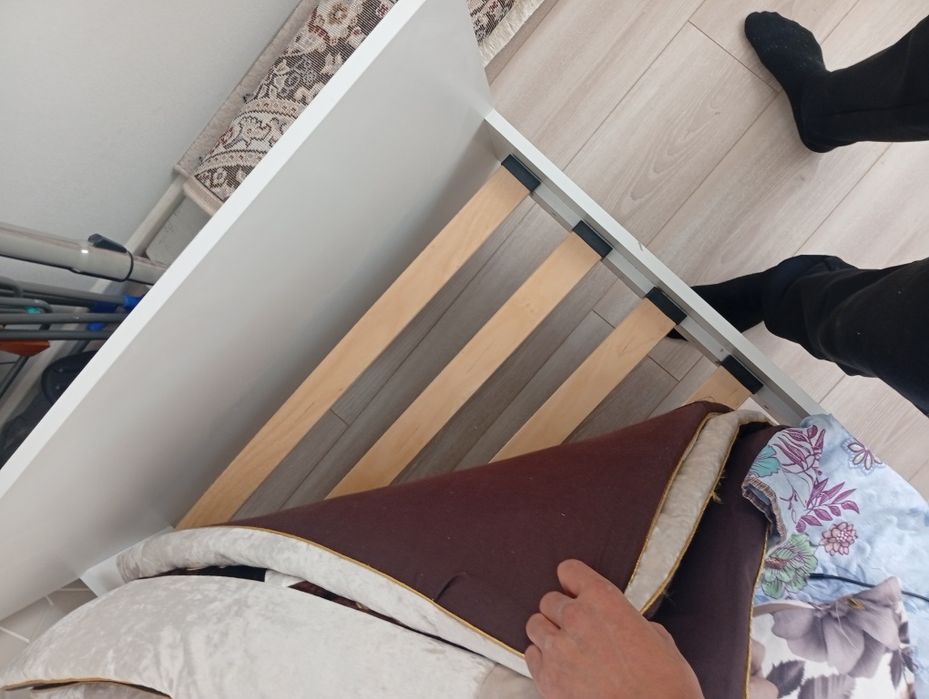 Продаю кровать 2*90