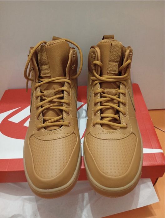 Sneakersi nike (MID)