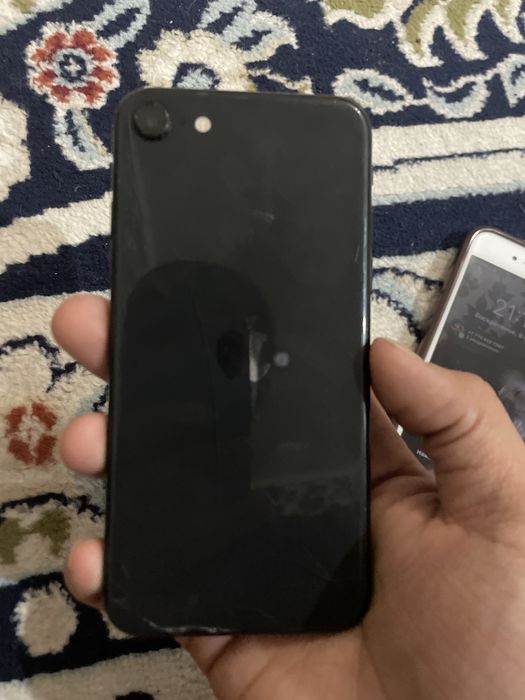 Айфон ЭСЕ 64гб 80%