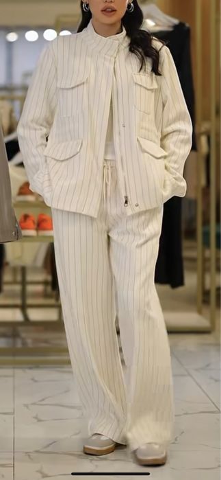 Женская красивая двойка