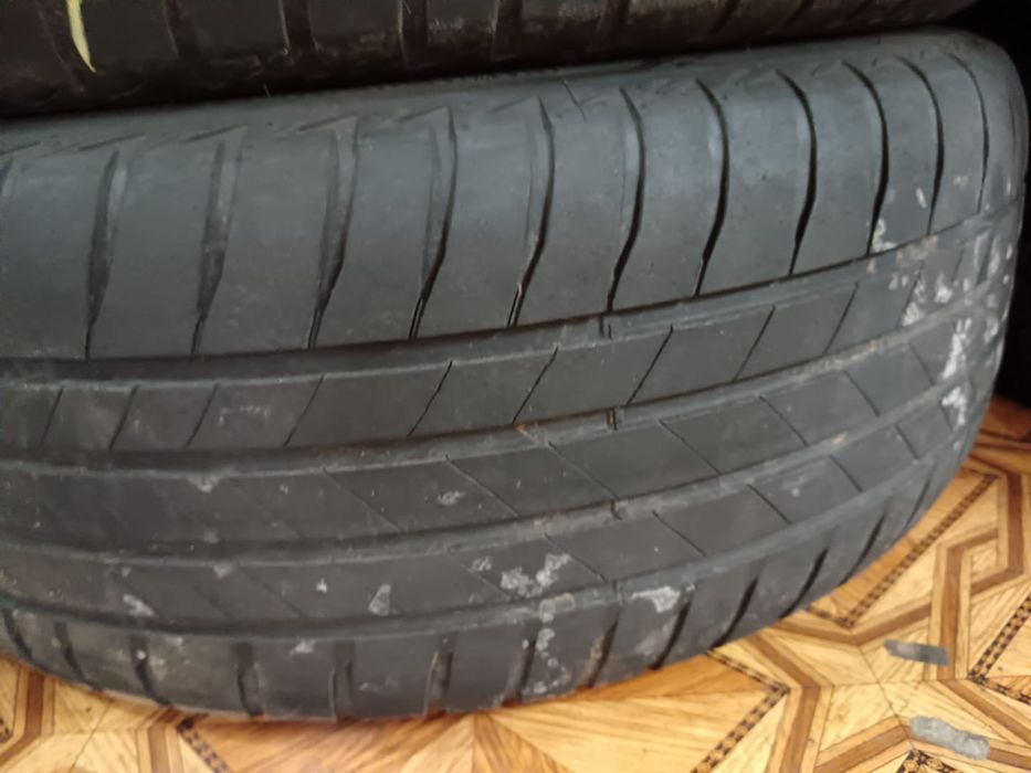 Anvelope 215/55 R17 Bridgestone vara DOT 2025 Passat Golf
