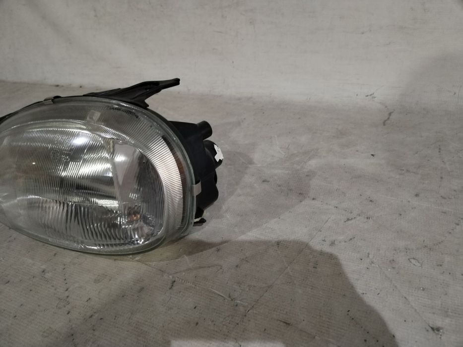 Far stanga Opel Corsa B, 1995, 1996, 1997, 1998, 1999, 2000.