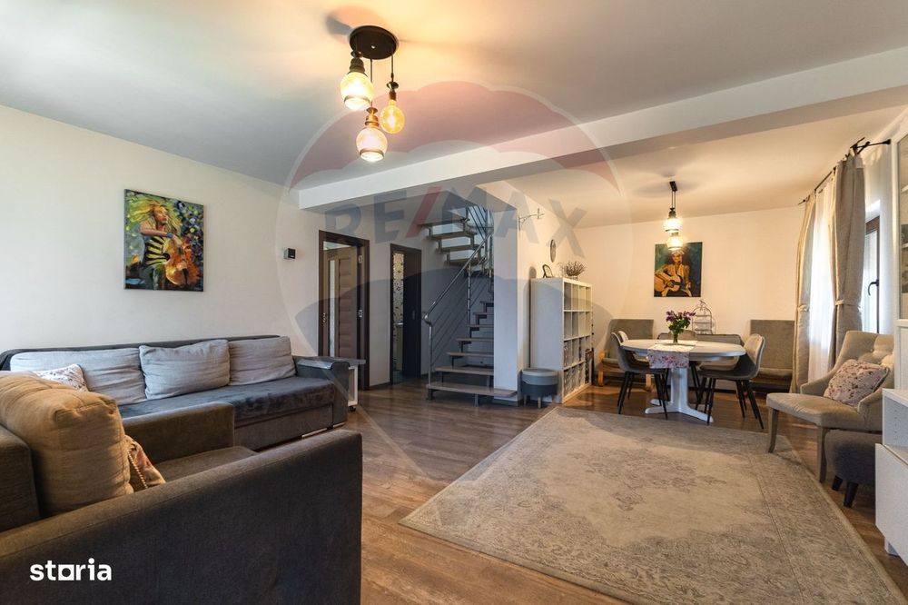 Casa de Poveste - Feldioara, str. Barsei/ 4 camere/ curte!