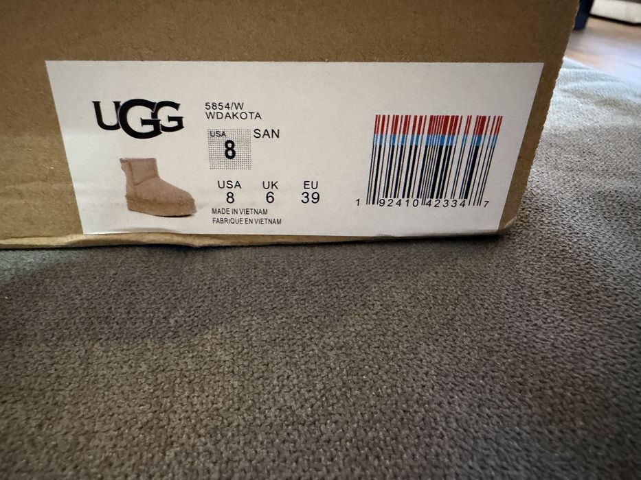 ugg mini crem 39