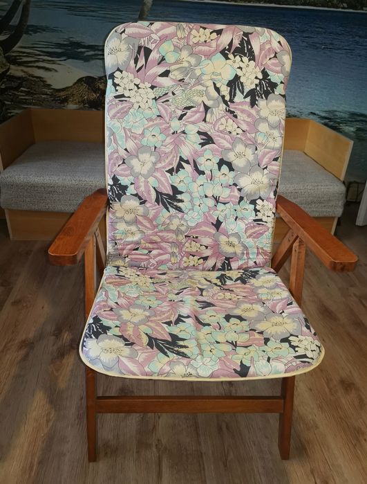 Стол - шезлонг с тапицерия