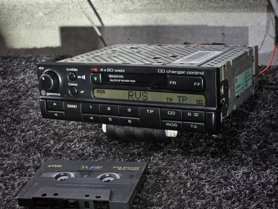Radio casetofon VW GAMMA 4, retro   golf 2,3, Passat b4,