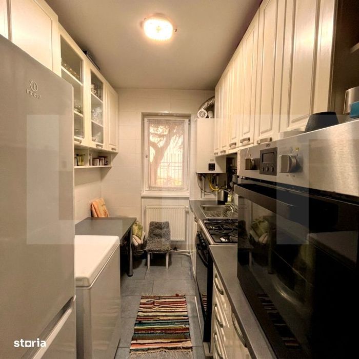 Apartament de 2 camere, parter,  zona Primaverii