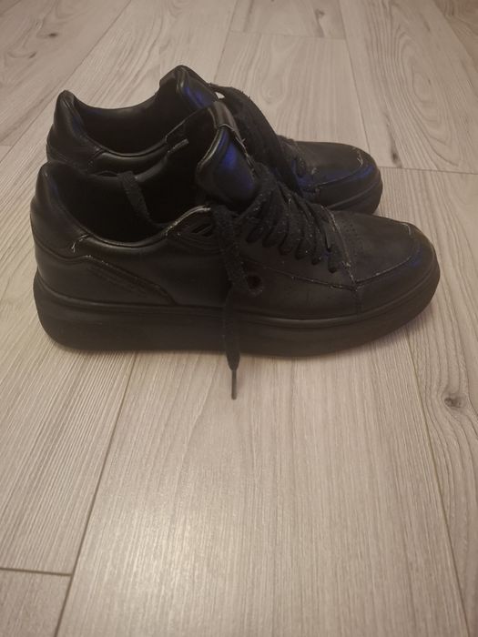 Adidasi Pull & Bear