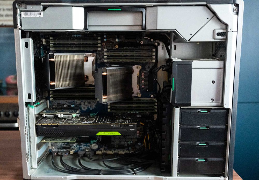 Hatiwareオーダーページ Stație grafică - HP Z840 Workstation V4 – Video Editing / 3D / CAD