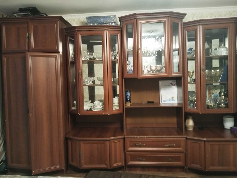 Стенка б/у хорошая