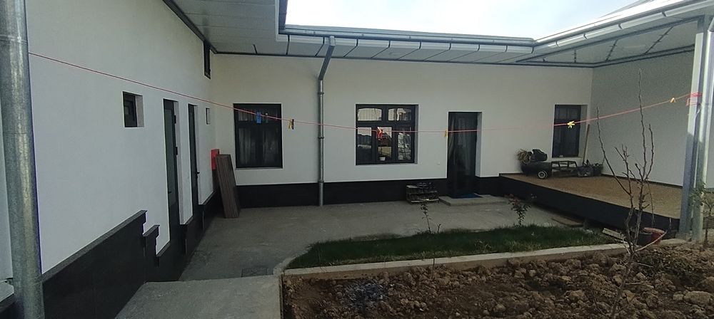 Учқарамон постидан тахминан 12 километр кирганда 3 сотик ер участка со