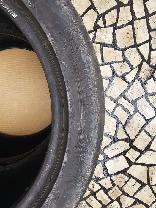 Michellin Pilot Super Sport 275 40 R18