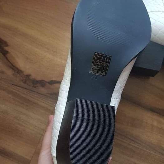 Дамски боти със змииски ефект