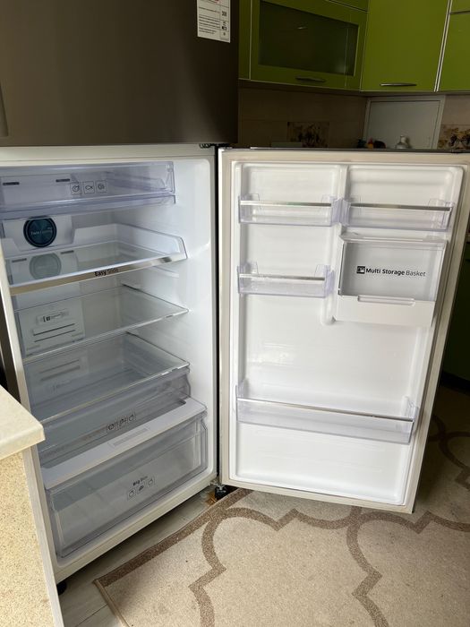 Холодильник Samsung