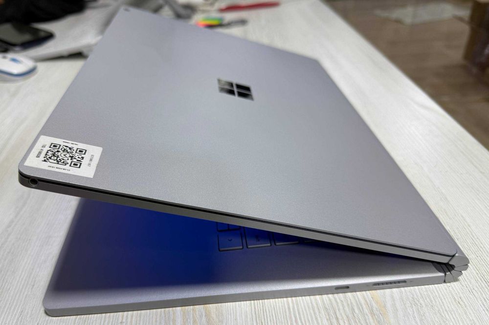 Microsoft Surface Book 3  15” IPS 3K i7-1065G7 16/256/1660Ti 6GB Max-Q