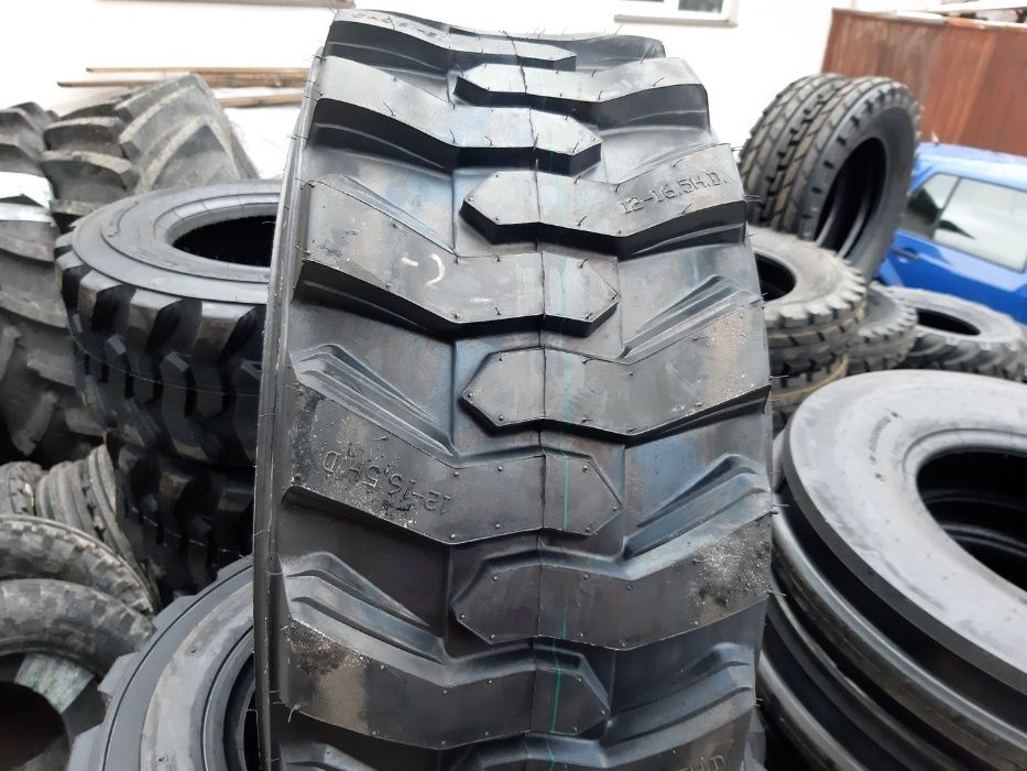 Anvelope noi INDUSTRIALE DE BOBCAT cu 10PR 12-16.5 garantie 2 ani TVA