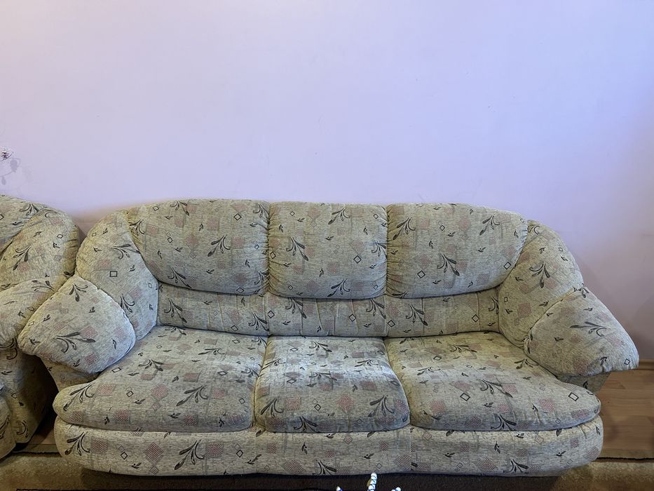 Холна гарнитура/ диван-седяща част 160 см, 2 фотьоили и 2 табуретки