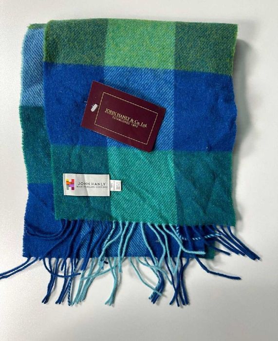 Шал от 100% мериносова вълна John Hanly - две разцветки