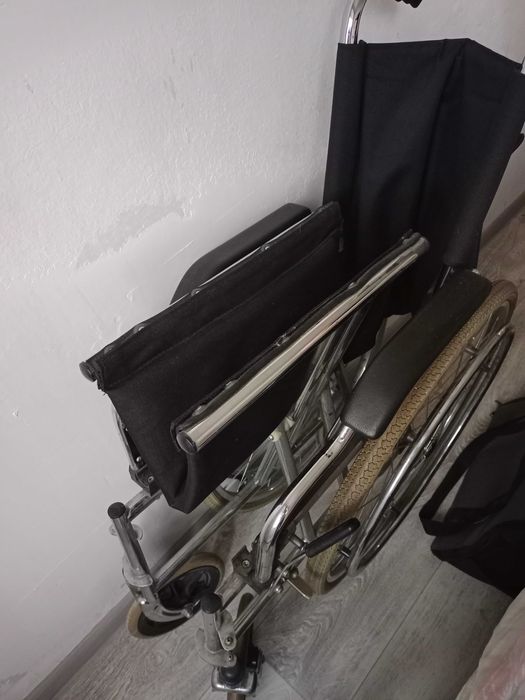 Инвалидное кресло