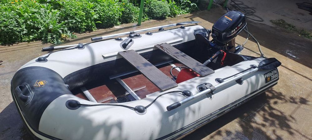 Лодка Rivera с мотором 9.8