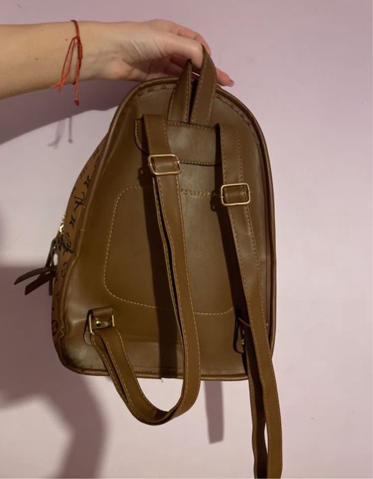 Дамска чанта - раница