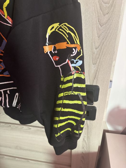 Цветен и моден суичър