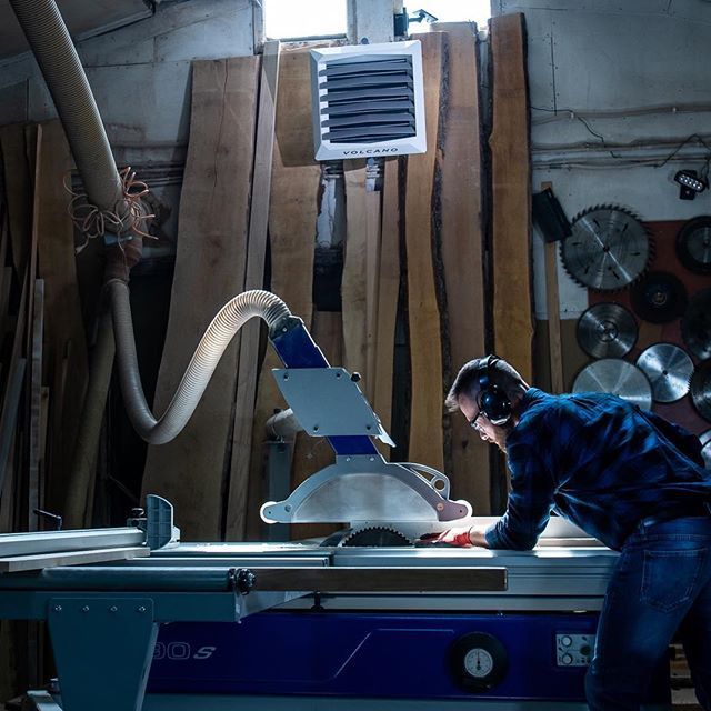 Тепловентилятор водяной. Воздушно-отопительный агрегат New Volcano VR