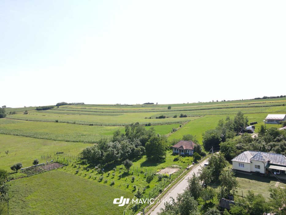 Vând teren intravilan 1.132 mp în Mociu cu constructie veche