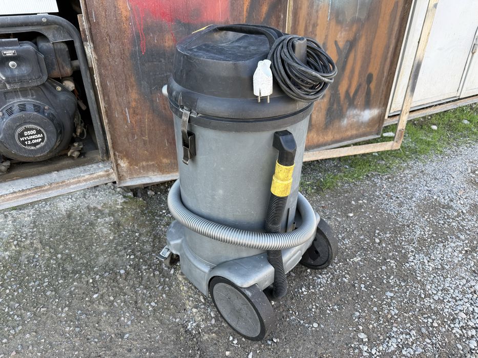 * KARCHER NT 48/1 оригинальные пылесосы б/у в наличии 5 штук