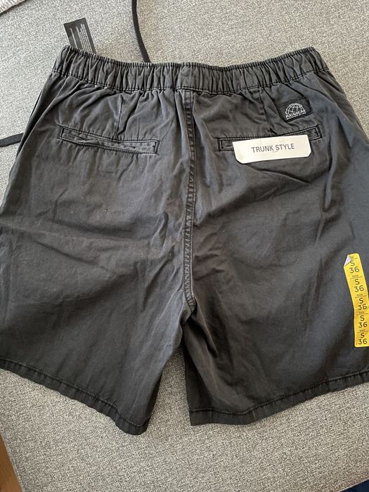 Три чифта мъжки къси панталони