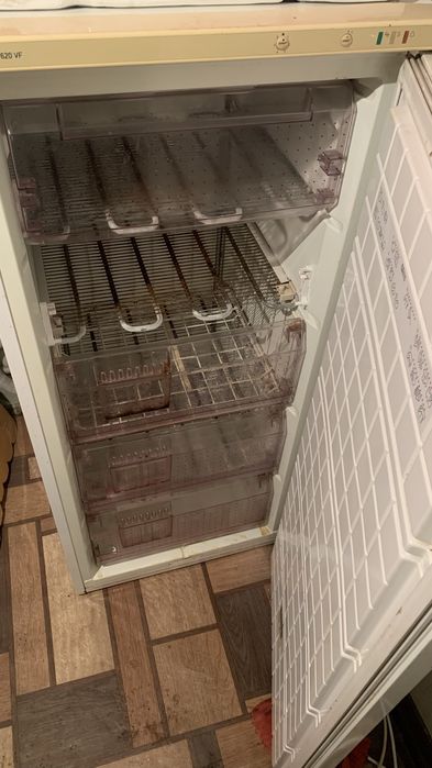 Продам морозильник Zanussi рабочи