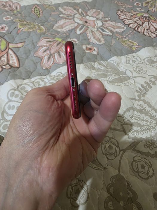 Iphone SE2020 64GB червен