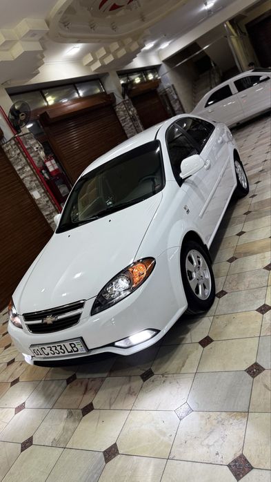 Gentra avtomat sotiladi