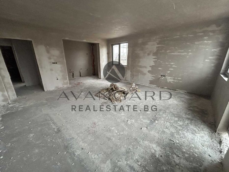 оф.24513 Обширен четиристаен/ Остромила