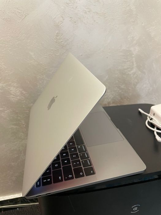 • Macbook Air 2020 • BATERIE 100% •