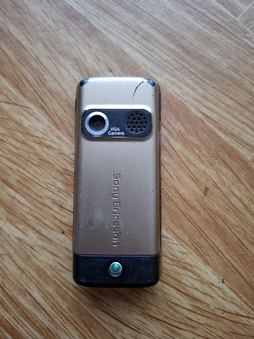 Три телефона ,нямат зарядно!