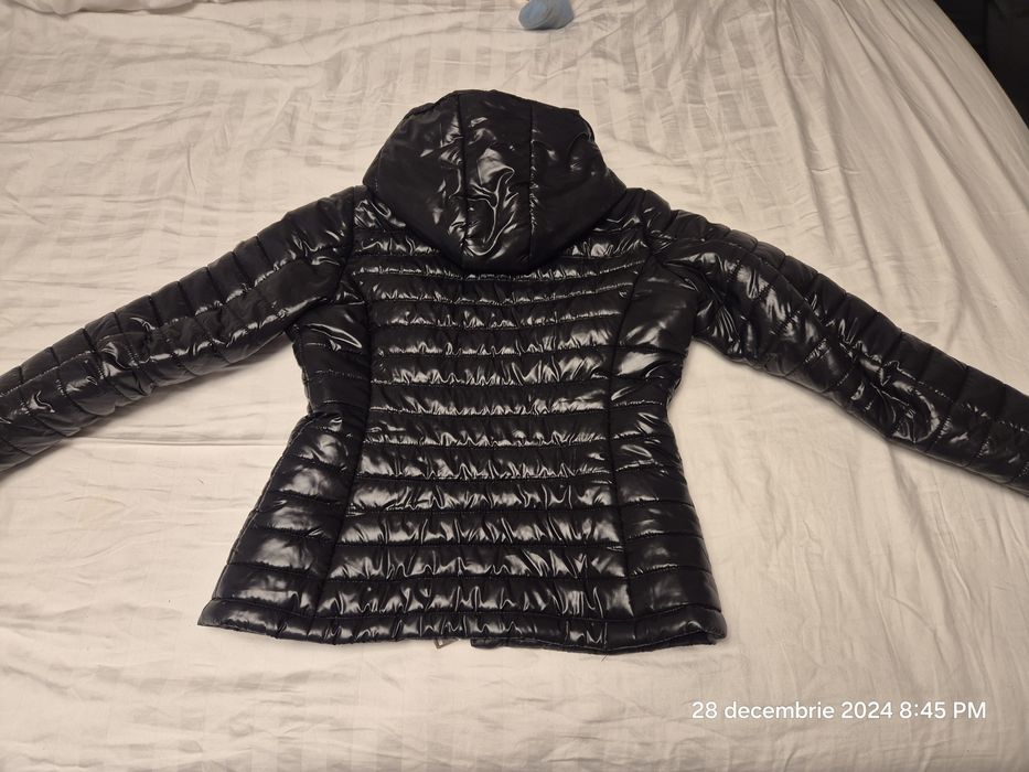 Geaca Moncler mărimea 36