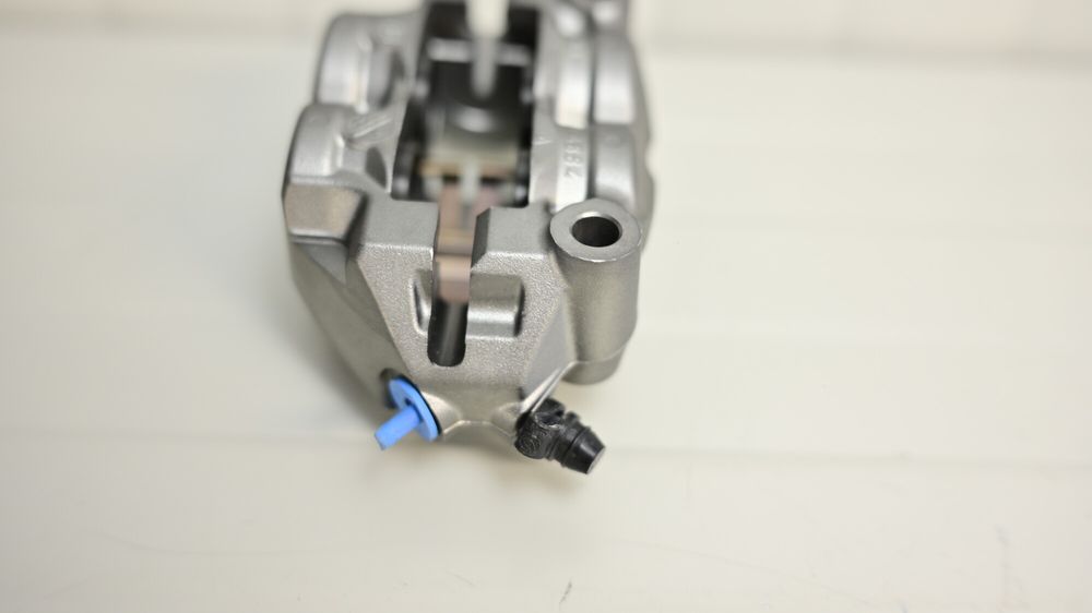 Brembo M50 etrier Caliper Monobloc Radial 100mm dreapta BMW KTM Ducati