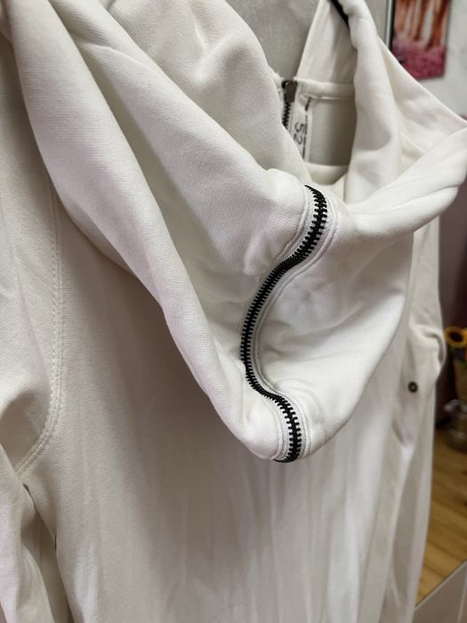 Продавам суичър Nike, G-star и рокля S