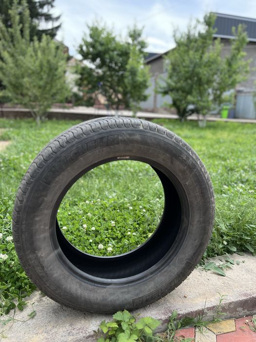 Продам шины Мишлен 235/60/R18