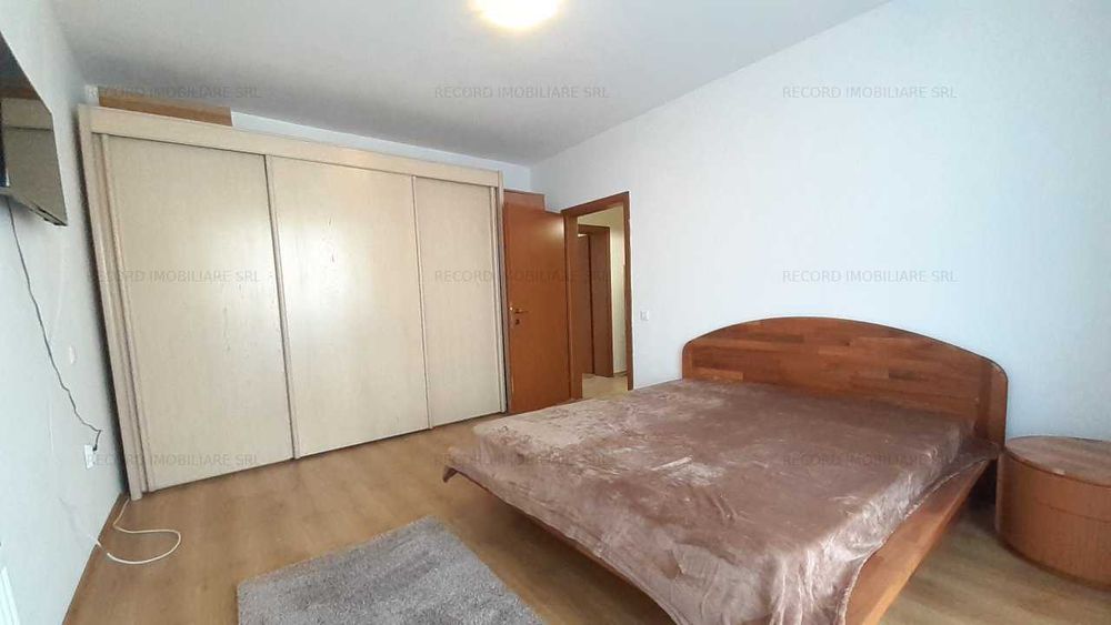 Vând  apartament decomandat , 51mp utili, cu 3balcoane - 27mp